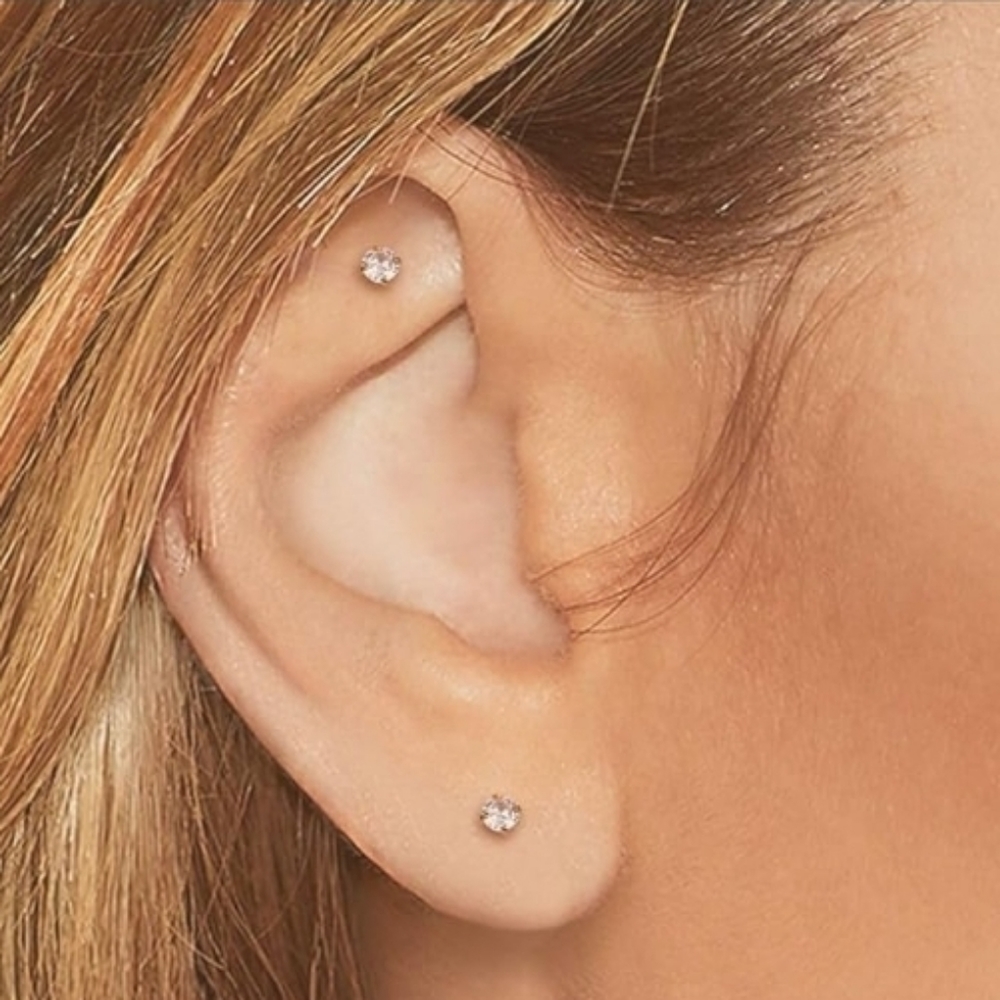 #U18 New Silver Tiny Small Earrings Crystal Studs One Pair